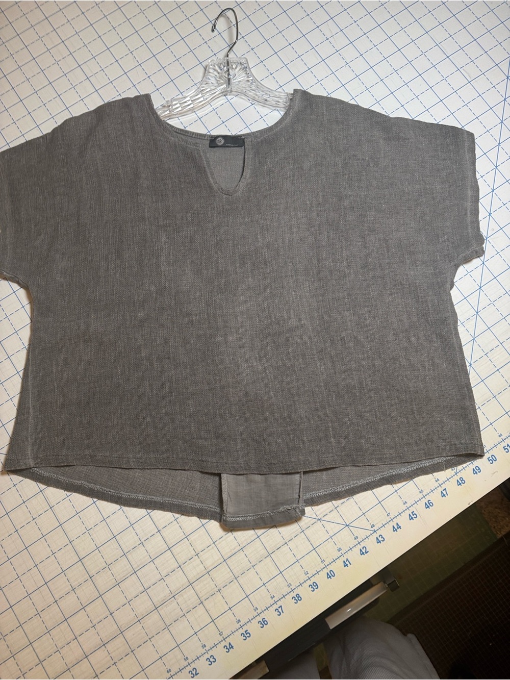 Relaxed Boxy Short-Sleeve Top in Gray Linen from Italy